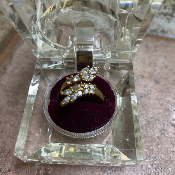 Jewelry For Less - Picture 12 of 15